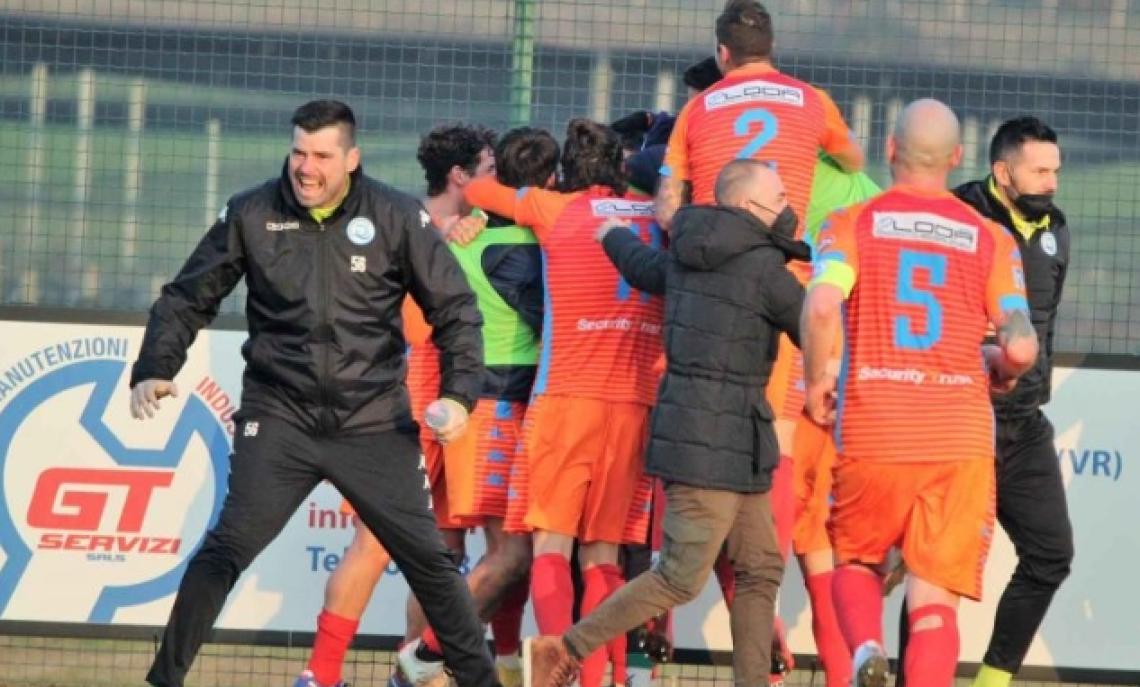 Sona M.Mazza-Desenzano Calvina: Marangon regala i 3 punti  nei minuti di recupero  con una punizione spettacolare all'incrocio dei pali