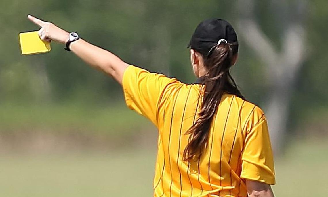 Squalificato per insulti razzisti, ma l'arbitro era bianco