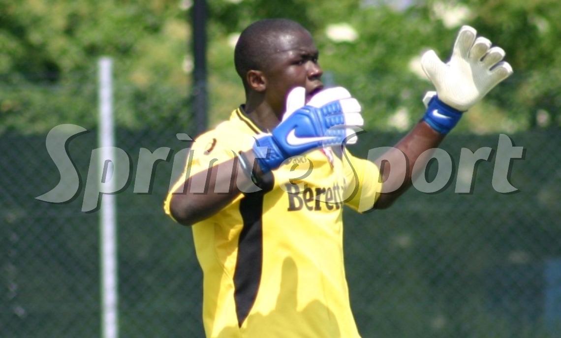 L'ex Serie A prende per il collo l'arbitro: squalificato per 18 mesi