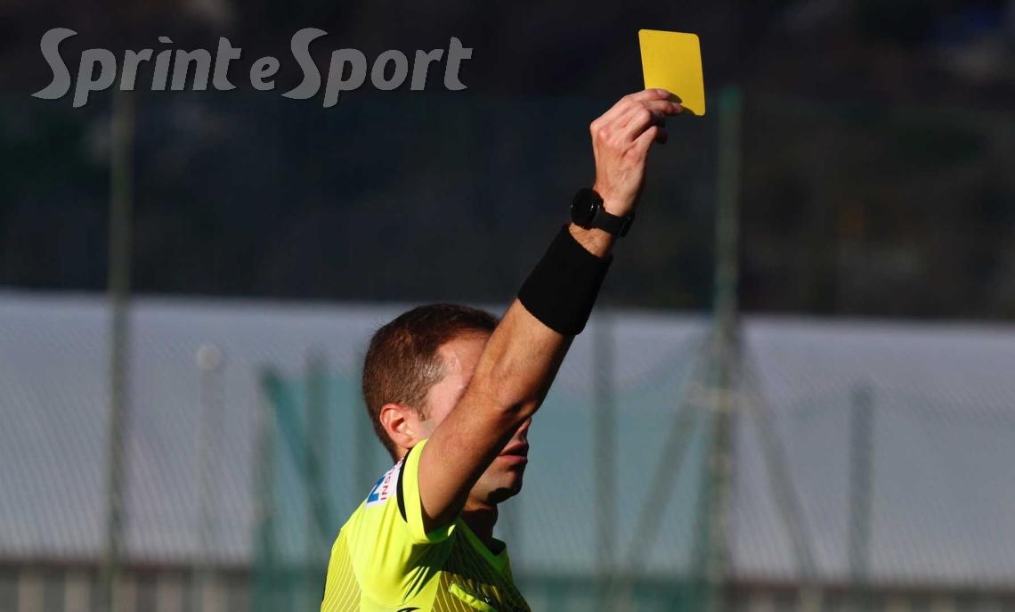 Errore clamoroso dell'arbitro, gara da ripetere: «Sei un portiere, non puoi entrare come giocatore di movimento»