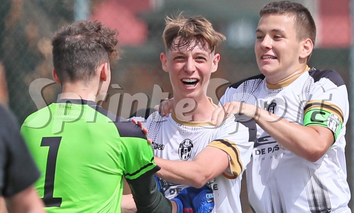 Andrea Stocchino &egrave; di un altro mondo, bianconeri ad un passo dalla finale