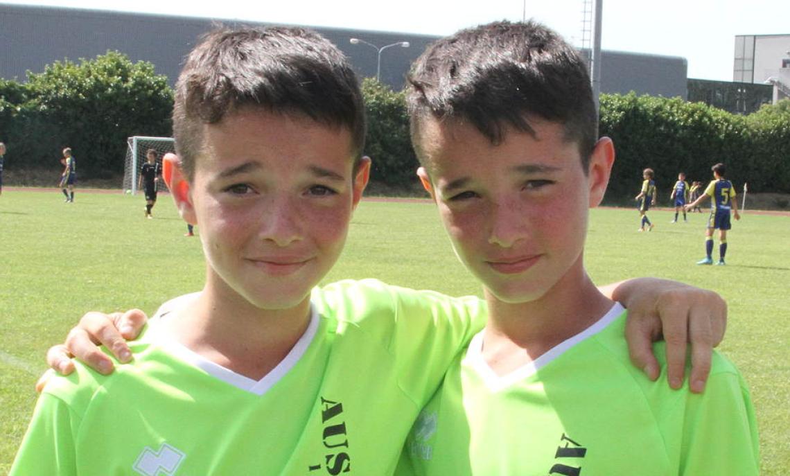 A 12 anni sono i nuovi gemelli del calcio: Marco terzino destro juventino, Lorenzo terzino sinistro milanista