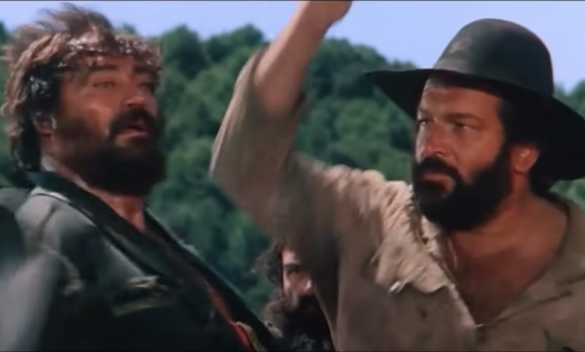 Volano schiaffoni in tribuna e l'arbitro ferma la partita: il finale è un mistero