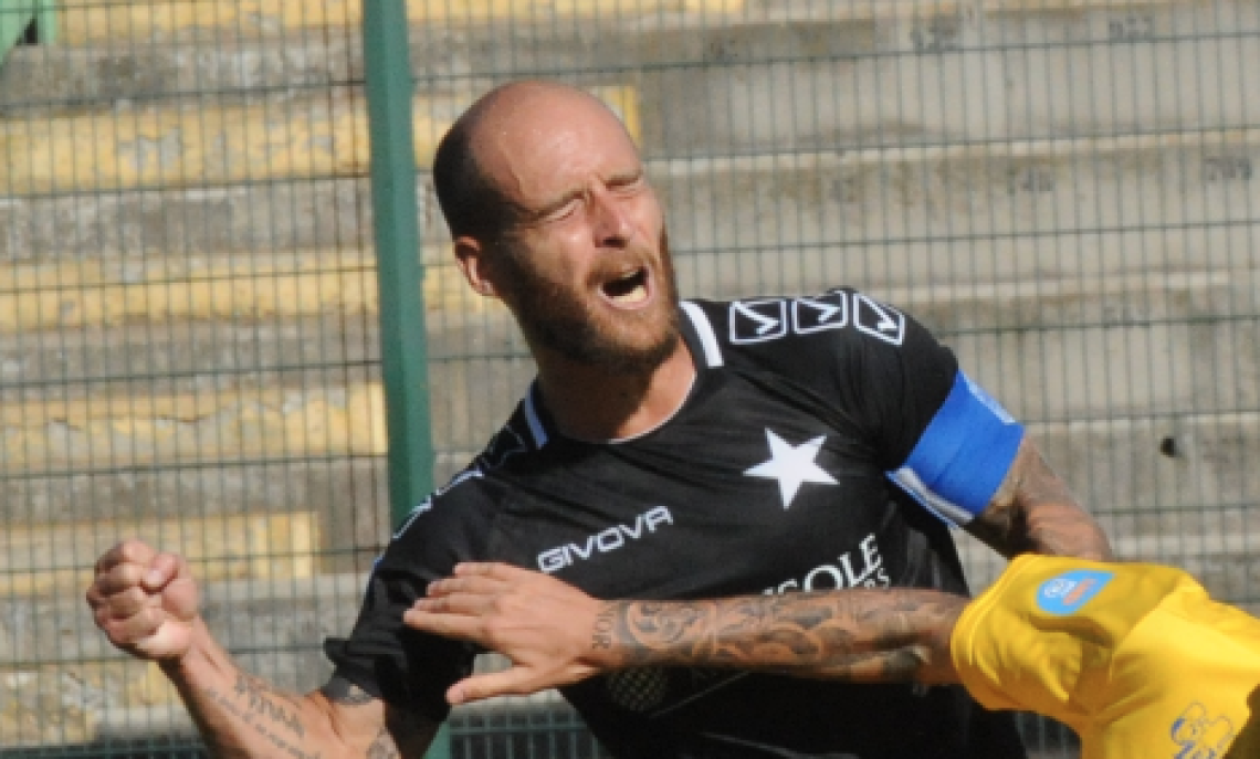 Casale, conto alla rovescia... Esonerato Sesia, via al fuggi-fuggi. Chi in campo con la Sanremese?