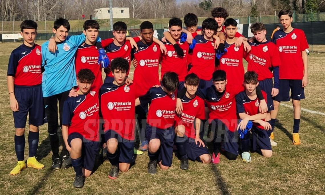 Gol, sospensioni, espulsioni e risse in campo: una gara 'calda' diventa 'infuocata'