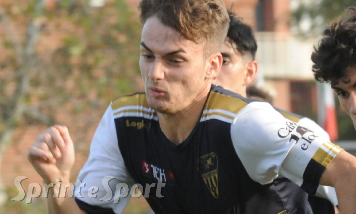 600 chilometri per giocare 10 minuti della gara sospesa per infortunio all’arbitro! 