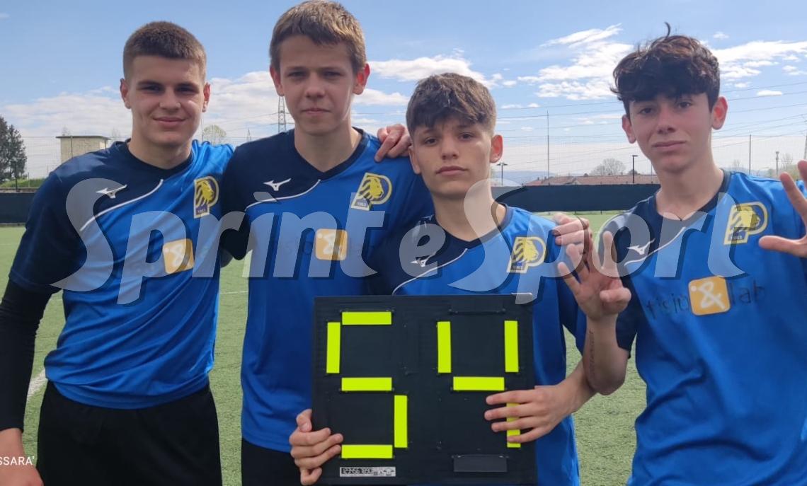 Under 17: spettacolo tra Venaria e Paradiso. Da sinistra, Paolo Grec, Victor Cornea, Francesco Vespa e Gioele Cordua: i marcatori del Paradiso