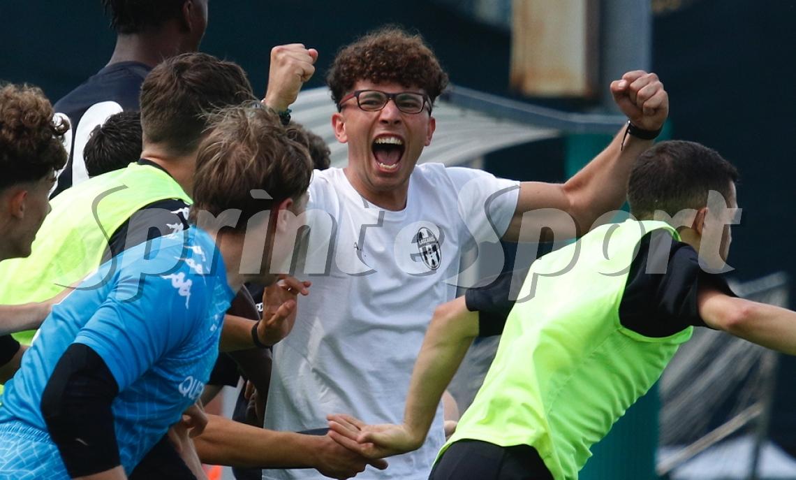 Bianconeri pronti alla corsa Scudetto, ma che tegole per l'esordio!