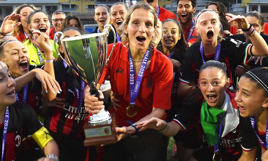 Il Milan batte l'Inter ed è Campione d'Italia! Un sinistro all'incrocio le consegna alla leggenda