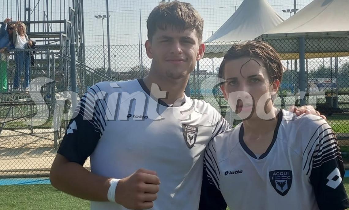 Simone Pavia e Francesco Anguilletti esultano con le loro mamme sullo sfondo