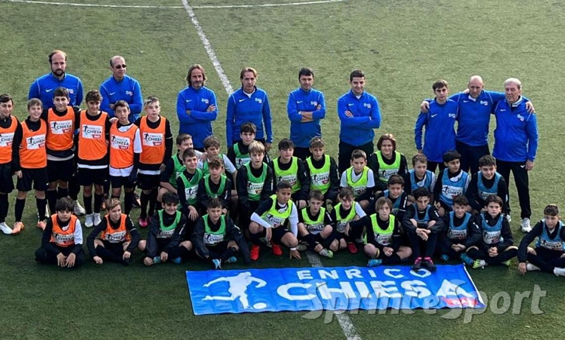 &laquo;Oggi l'allenamento lo tiene.... Enrico Chiesa&raquo;. Il bomber fa visita alla societ&agrave;