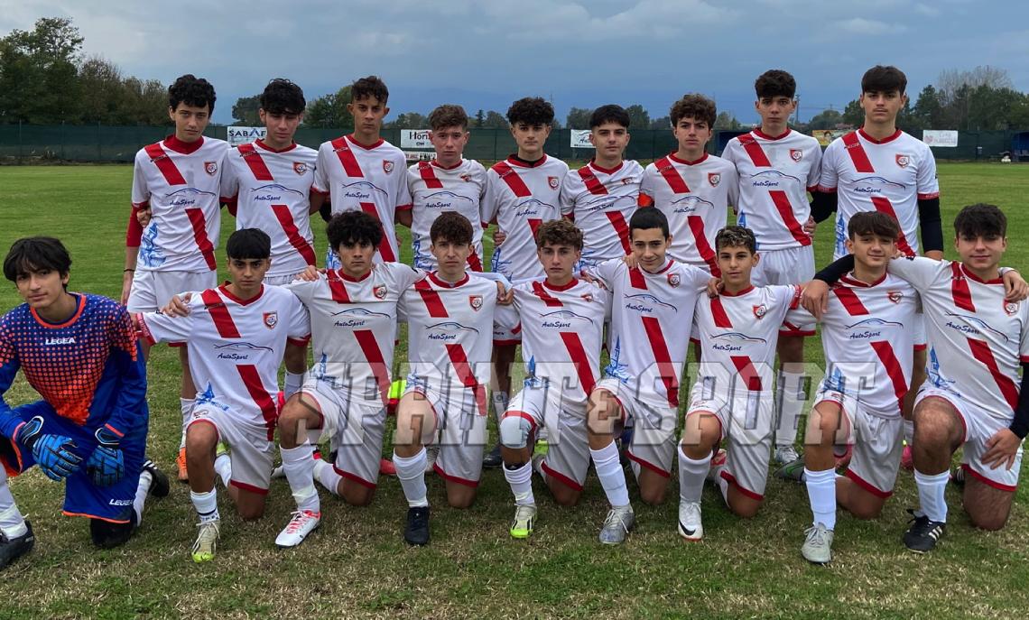 Entra e in 3 minuti segna il gol dell'ex e decide un derby infuocato