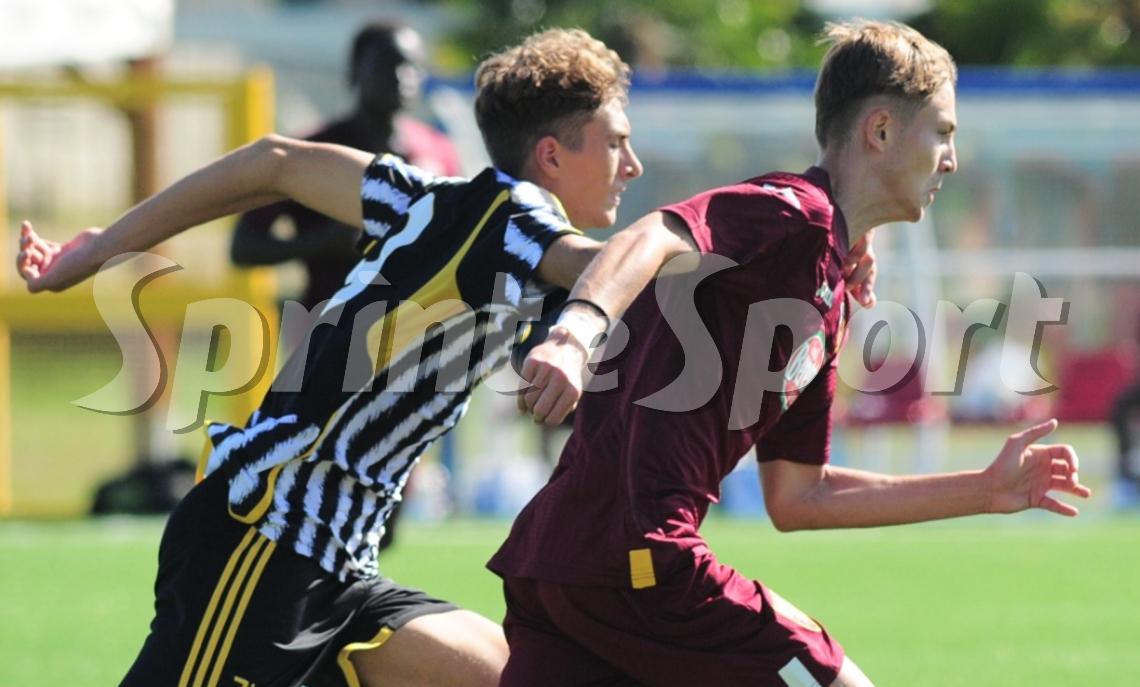 Juve e Toro si danno battaglia anche fuori dal campo! La Derby-Mania vale il titolo di campione d'inverno