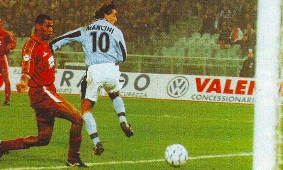 Il colpo di tacco non esiste, ma nel calcio fa spesso gol