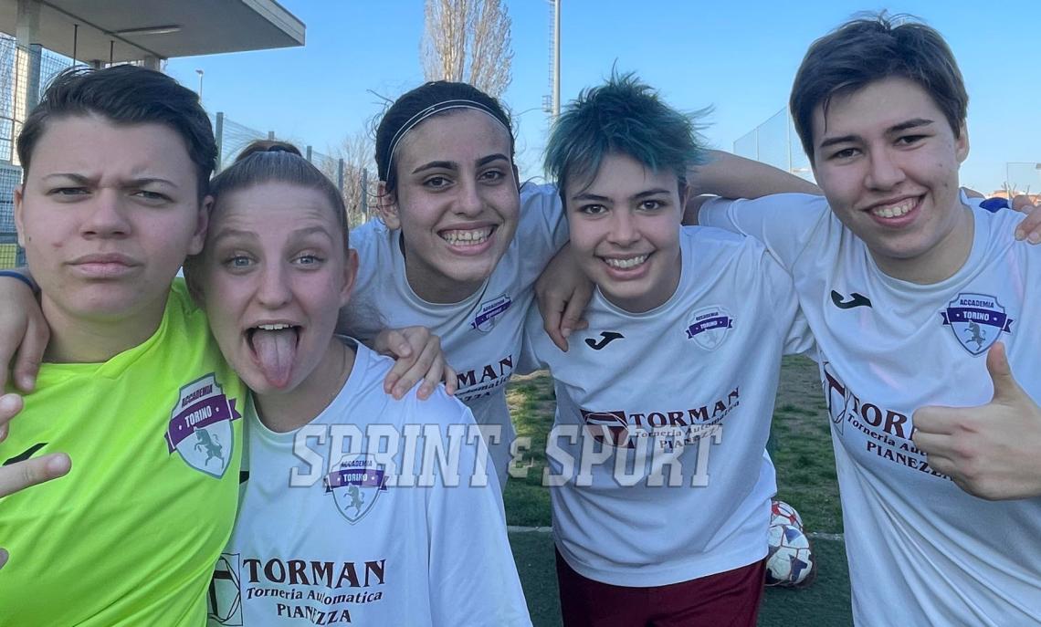 Alice Roda, Giorgia Tosello, Giorgia Testa, Damato Greta e Annalisa Saronni