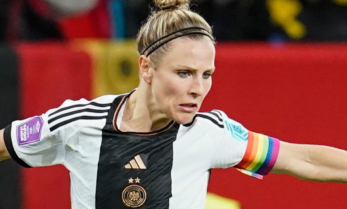 Svenja Huth, la Regina del Calcio Femminile Tedesco, Dice Addio alla Nazionale