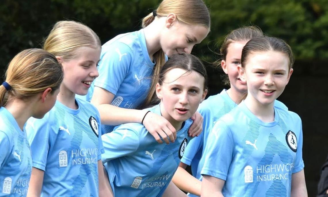 Le Ragazze Invincibili: Le Queens Park Ladies Under 12 Trionfano nel Campionato Maschile