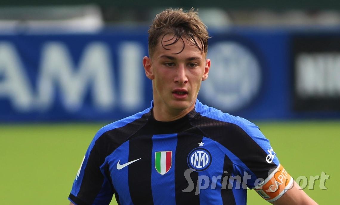 Francesco Pio Esposito: Un Giovane Talento tra Speranze e Sfide 