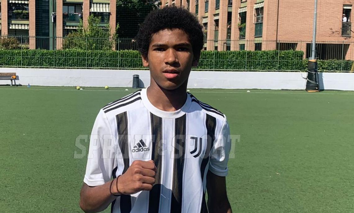 Si decide tuto all'ultima giornata, il jolly bianconero regala il primo posto