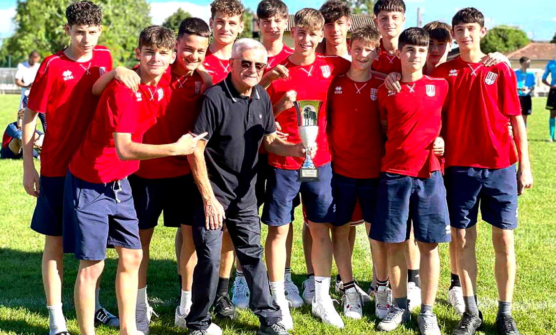 VILLAVALLE CON TROFEO TERZO POSTO