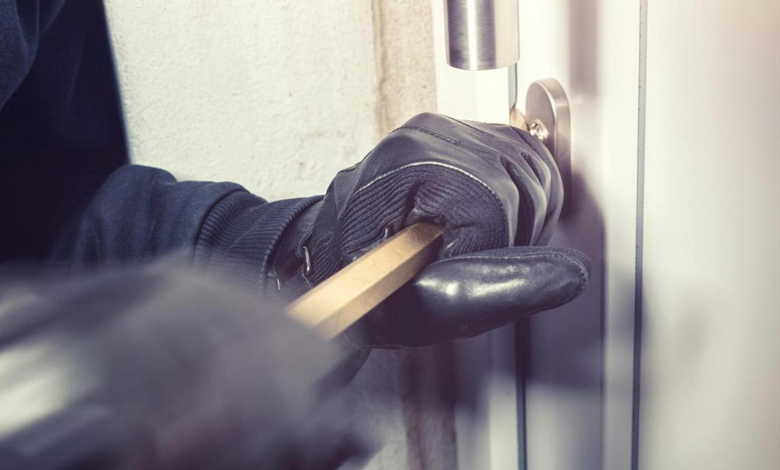 Narcotizzato e derubato: terrore per il presidente del club di Serie B nella nota località di villeggiatura