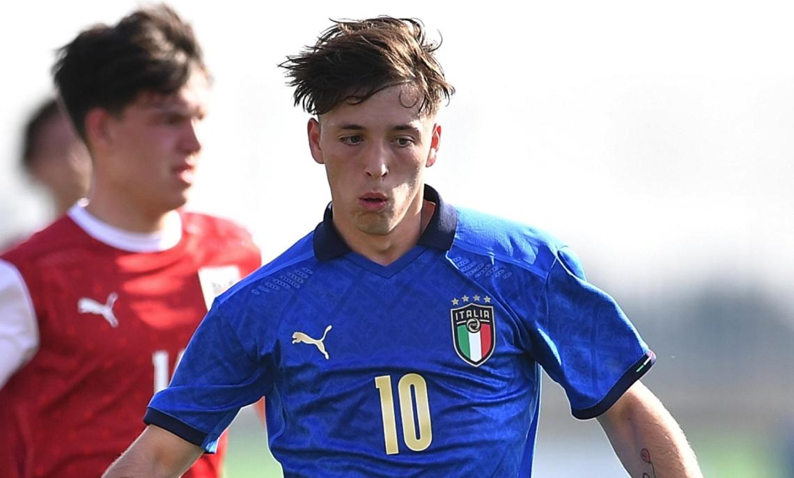 Federico Accornero: Dalla Spiaggia alla Serie A, il Sogno di un Giovane Grifone