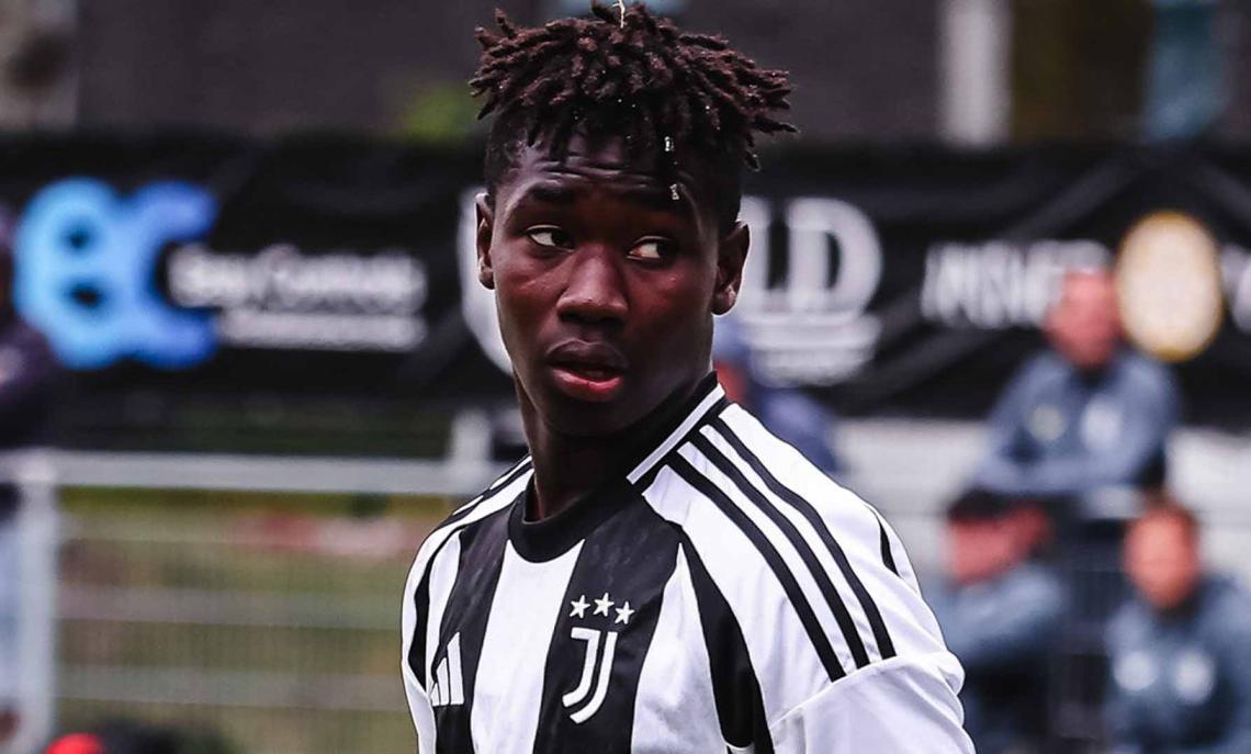 Da solo segna gli stessi gol della Juve di Thiago Motta! Poker in 26' minuti al Bologna, il bomber 2010 è scatenato