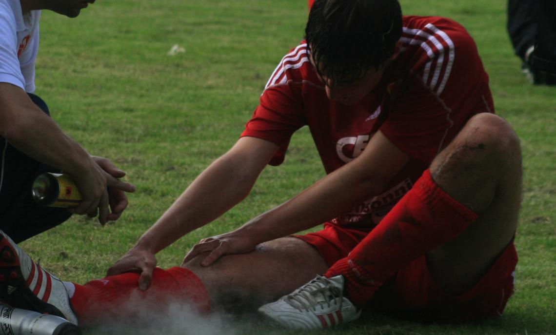 Calcio e infortuni • L'incubo delle distorsioni alla caviglia nel calcio: cosa e come fare per non farsi male. I consigli del dott. Luca Tomaello di Isokinetic Torino