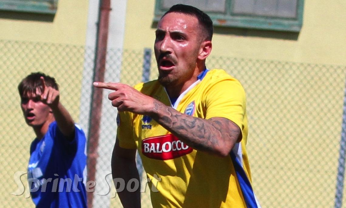 La legge dell'ex: Vincenzo Alfiero ritrova il 'suo' Fossano e lo castiga. Esordio amaro sulla panchina dei blues per Alessio Pala