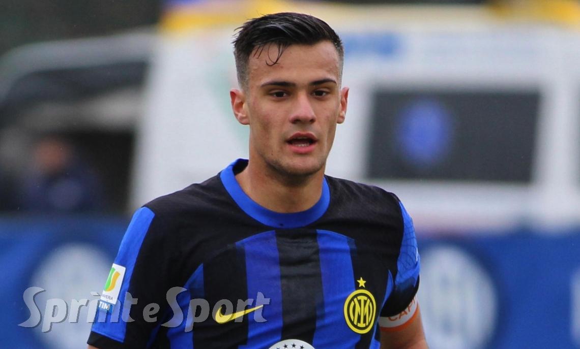 Oltrepassa il confine ed è protagonista tra i prof: l'Inter lo osserva e potrebbe riportarlo alla base