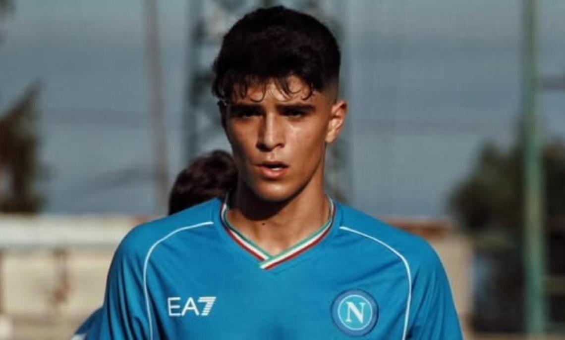 Barbella, il Re delle Triplette: Napoli in Marcia Trionfale nel Girone C