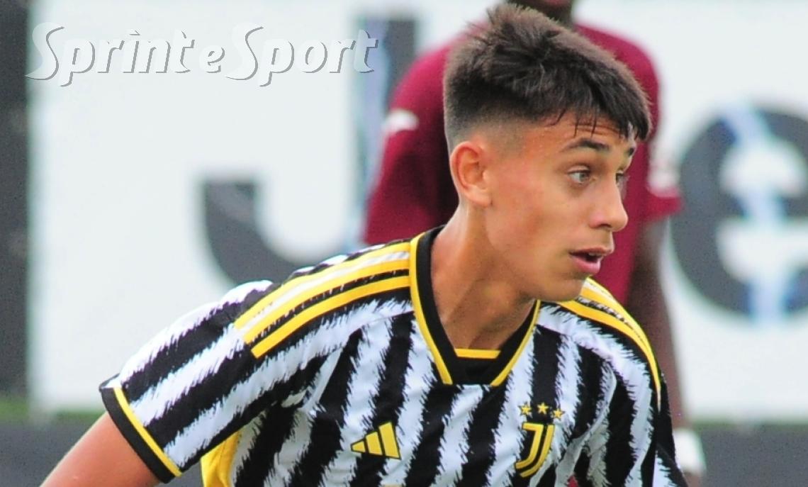 Una doppietta e primo gol in carriera: in mezz'ora la Juve sigilla la vittoria e vola in vetta