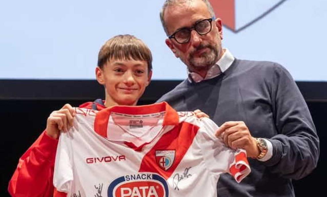 Scuola e calcio: «Chi ha due insufficienze non gioca!». L'annuncio del presidente del Mantova, Filippo Piccoli, ad un incontro con i ragazzi del settore giovanile 