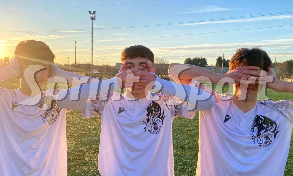 Non vedo, non sento e non parlo: i padroni di casa dilagano nel secondo tempo e rimangono in scia al gruppo di testa