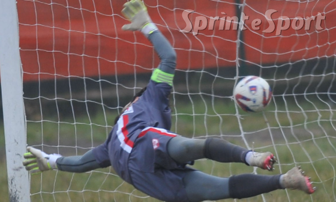 Bra vince, ringrazia il Chisola e vola! Goleada Novaromentin col Derthona che finisce tra fischi e contestazione. In foto il gol su rigore di Aloia ad Asti (foto Gasparini)