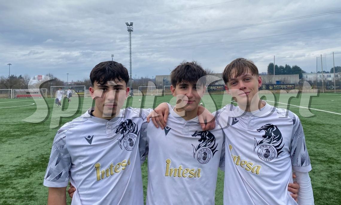 Gli ospiti stappano la partita a suon di Campari, ma alla fine sono i padroni di casa a spuntarla in rimonta.