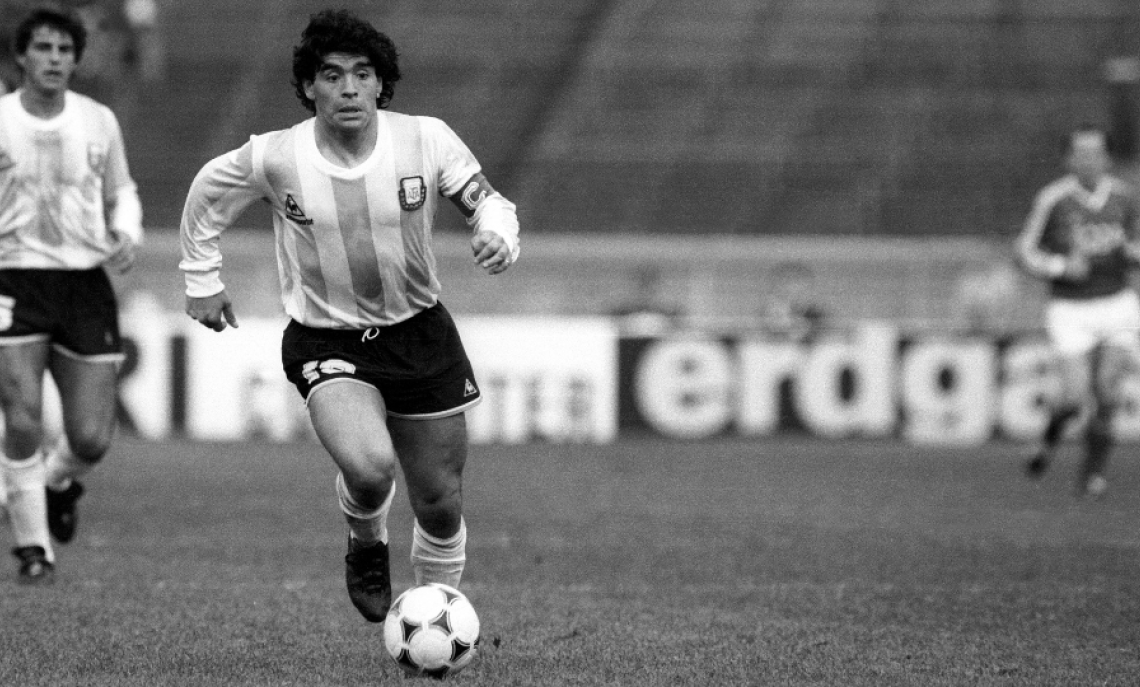 Maradona e la magia del calcio: una lettera immaginaria ai giovani calciatori