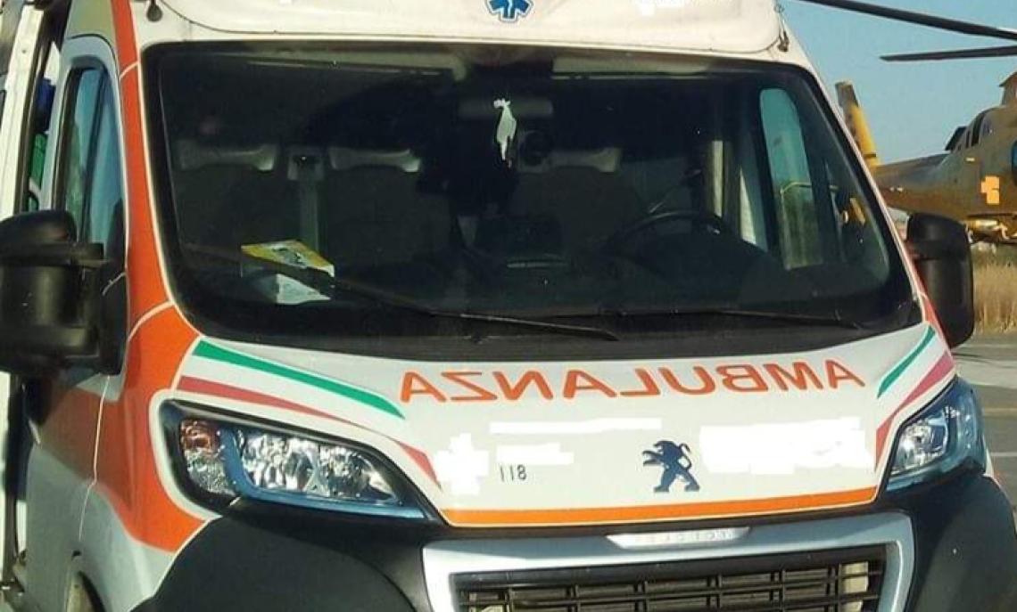 NOVARA-PRO PATRIA TIFOSO CADE DAGLI SPALTI