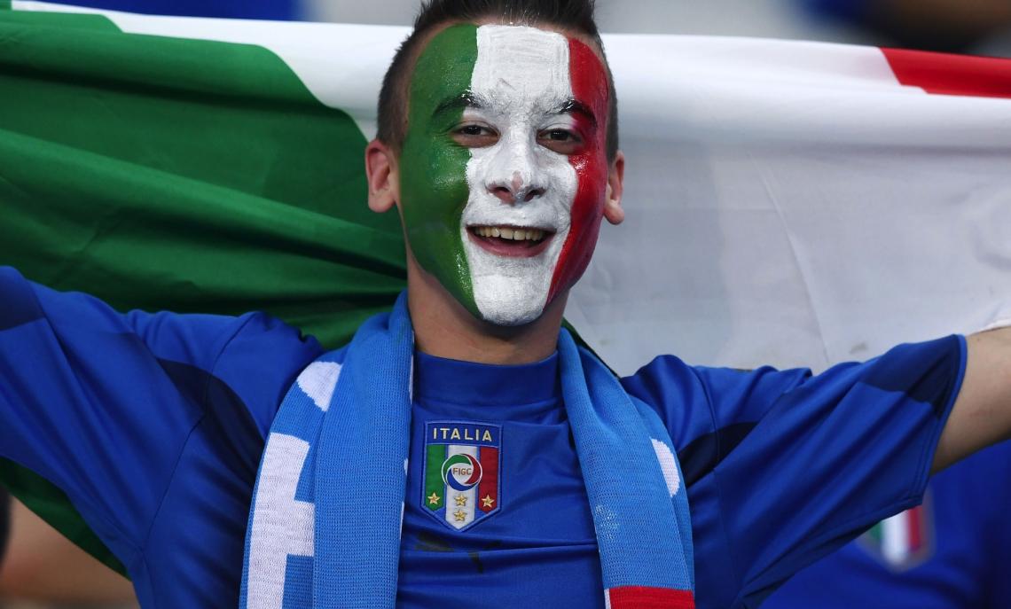 'Gentili signore e signori all'ascolto...' L'addio a Bruno Pizzul: la voce che ha raccontato il calcio italiano