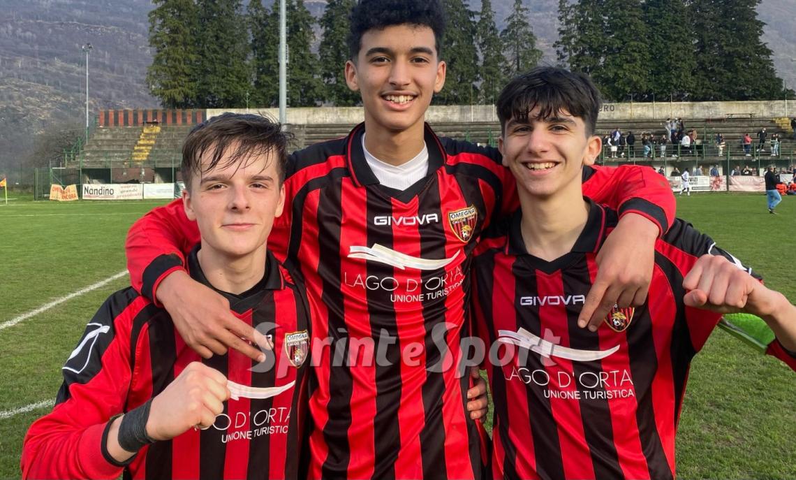 Un gol in extremis del super sub completa la rimonta rossonera nel derby: il lago d'Orta rimane senza padroni