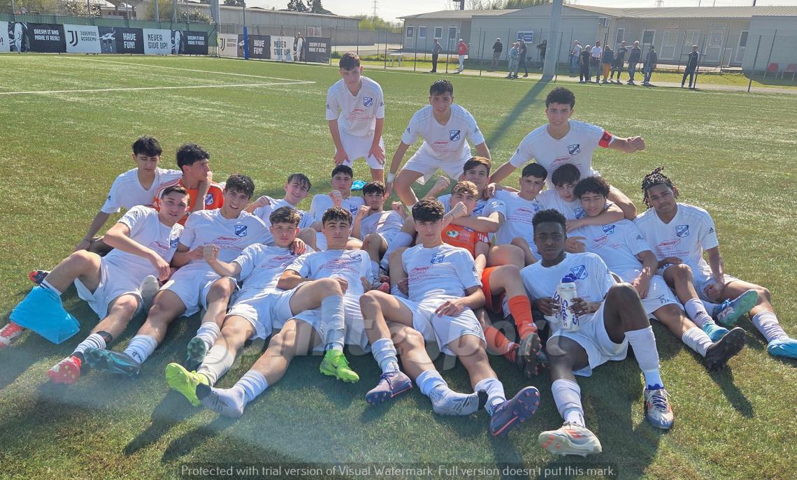 Regionali Piemonte Under 16 Girone A Volpiano-Chiavazzese 1-0, la festa del Volpiano a fine partita per il campionato vinto