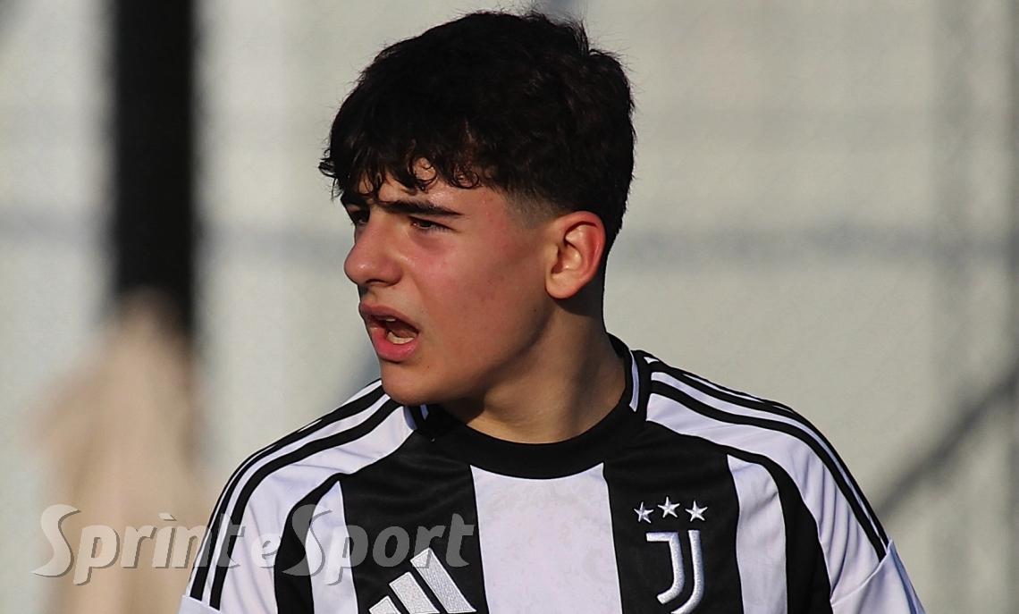 La Juve parte forte, due autogol e la perla del 10 confezionano tre punti d'oro