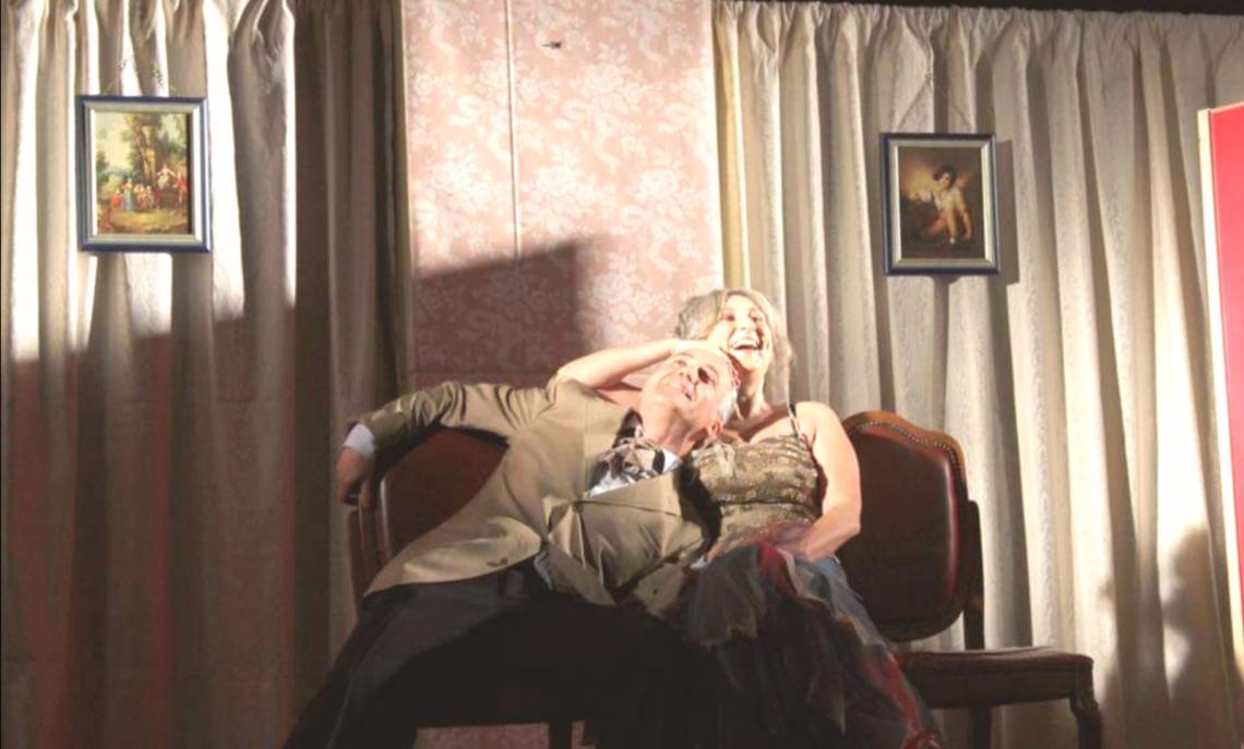 Ritorna la grande commedia al Piccolo Teatro Comico: “La Palla al Piede” in scena a Torino il 23 maggio