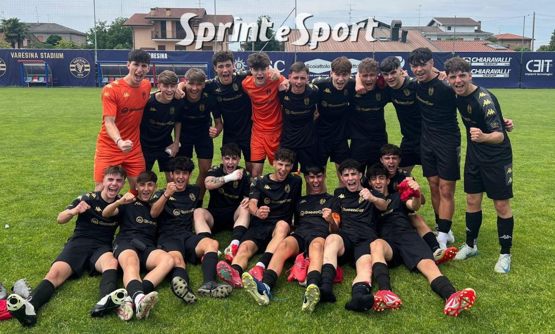 Under 17 Fasi Finali Regionali • Il Lascaris di Cocino festeggia il successo per 1-0 sulla Varesina.