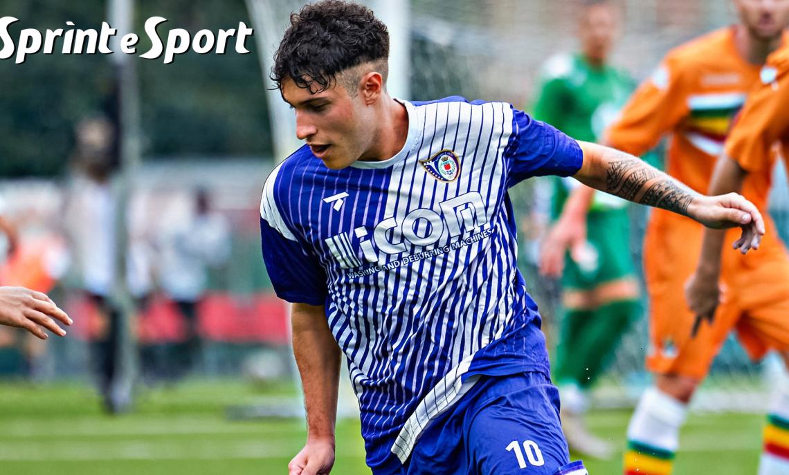 Vittorio De Paolis, attaccante classe 2001, con la maglia del Settimo