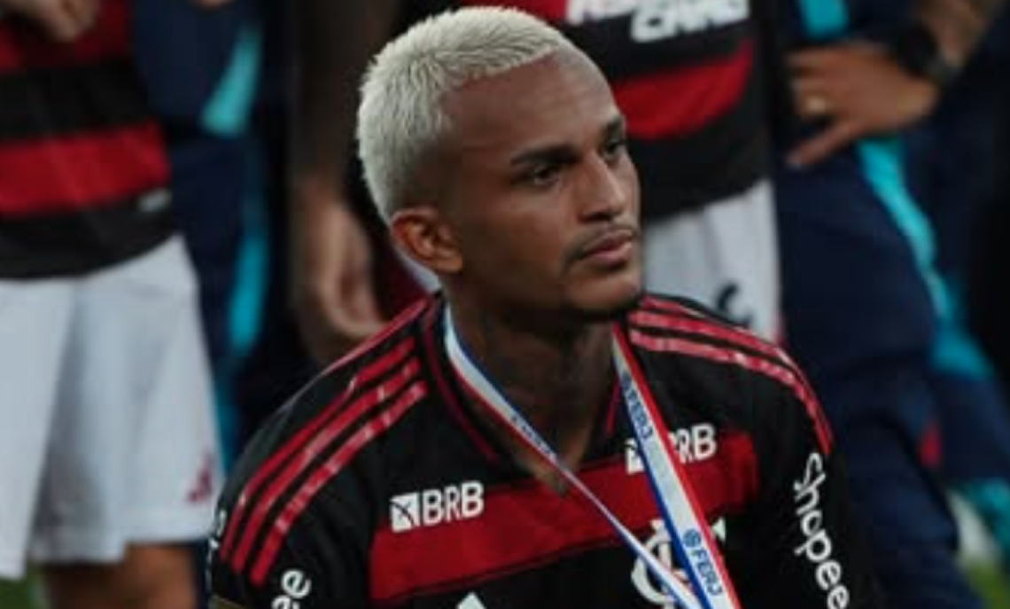 Già convocato nella Nazionale brasiliana e in vetrina al Mondiale per Club, il terzino classe 2003 fa gola alle big