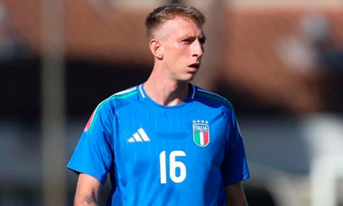 Grande protagonista in B, il promettente centrale italiano giocherà ancora bianconero ma in un'altra squadra