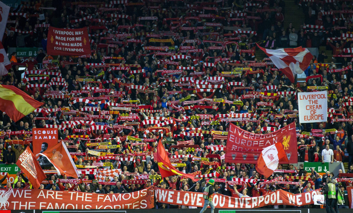 You’ll Never Walk Alone: la Kop canta, Anfield si infiamma