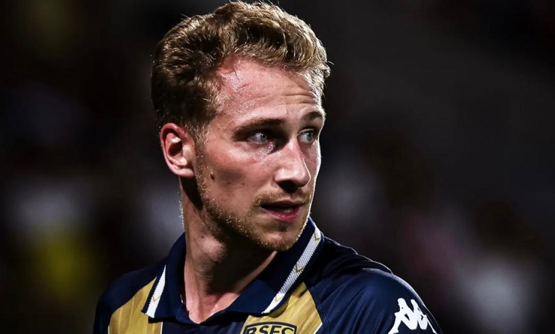 Tragedia a Bari, muore a un anno il figlio di Verreth: il club interrompe il ritiro di Roccaraso