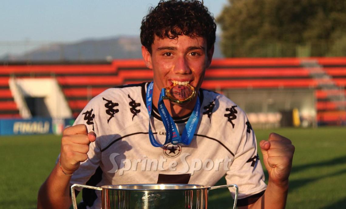 Salto tra i Prof per il Campione d'Italia, dopo lo Scudetto arriva firma con la Pro Vercelli